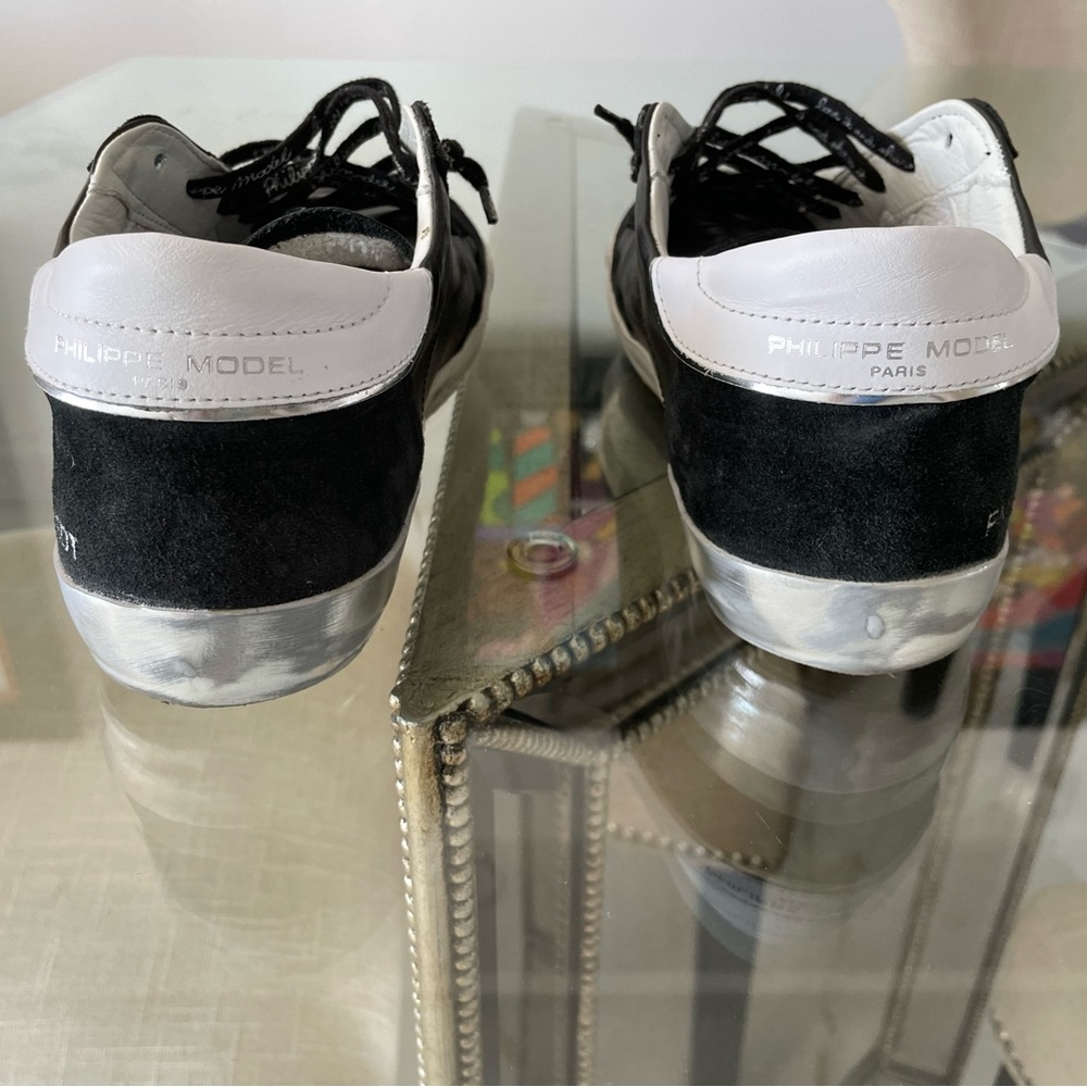 Sneakers - Picture 5 of 7
